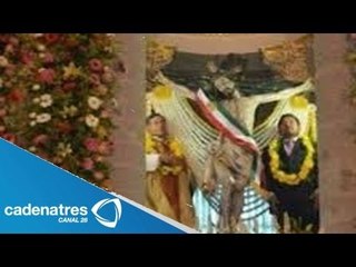 Colocan banda presidencial a Cristo de Ixmiquilpan / Cristo con banda presidencial