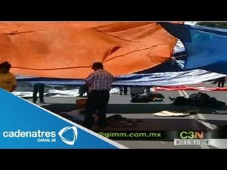 Maestros bloquean la autopista México-Puebla