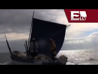 Rescatan a dos náufragos en Campeche / Vianey Esquinca