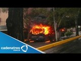 Incendian camión con comuneros en Aquila, Michoacán (VIDEO)