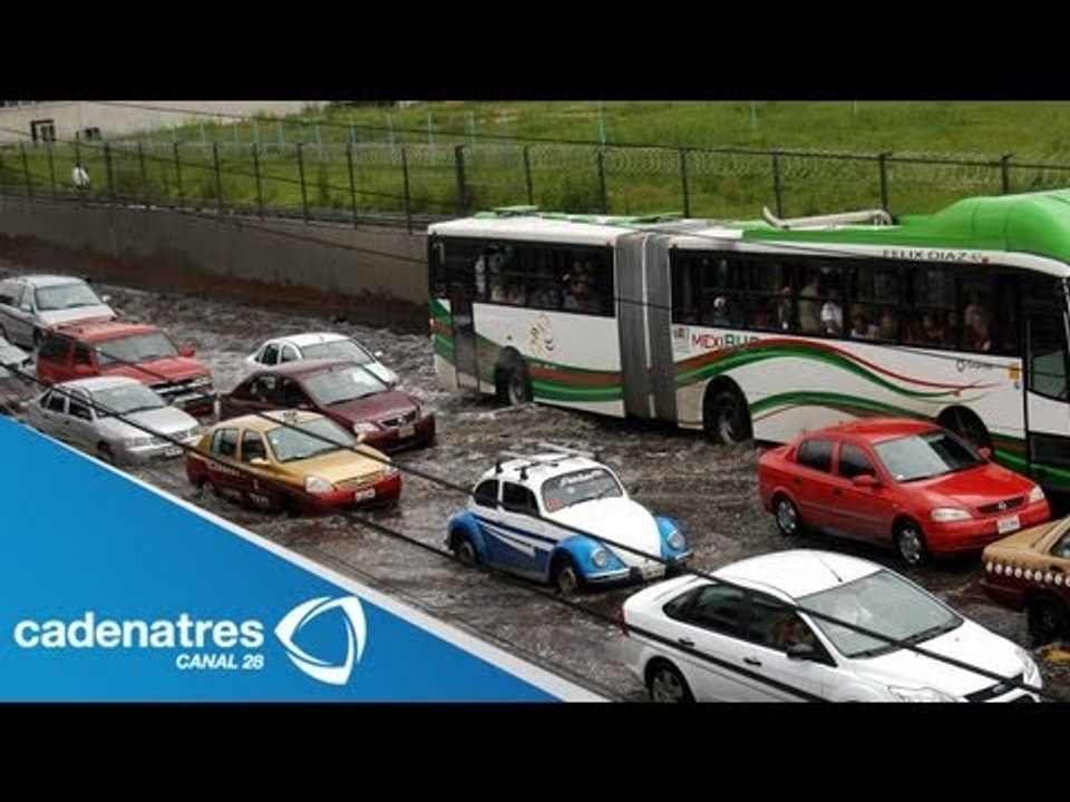 Lluvias y tubería rota causan fuertes inundaciones en Ecatepec