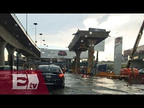 Carriles centrales de Periférico norte cerrados por inundación / Paola Virrueta