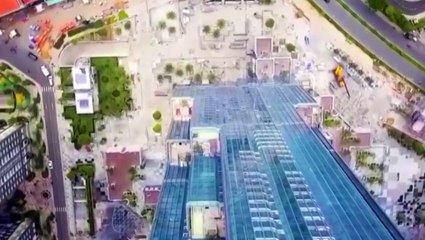 DÂN MẠNG PHẪN NỘ TRƯỚC THỬ THÁCH THẢ NÓN BẢO HIỂM TỪ TẦNG CAO NHẤT LANDMARK 81