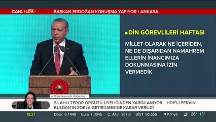 Din görevlileri Külliye'de