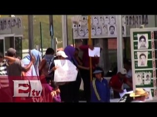Maestros exigen devolución de estudiantes normalistas / Excélsior en le media
