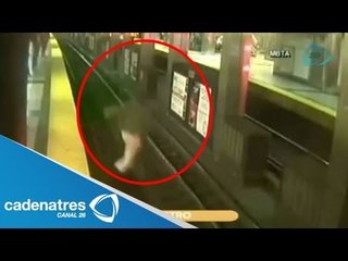 Hombre cae a las vías del metro (VIDEO)