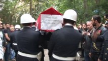 Organları bağışlanan şehit polis memuru son yolculuğuna uğurlanıyor