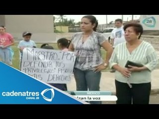 Padres de familia alzan la voz y exigen que los maestros regresen a dar clases