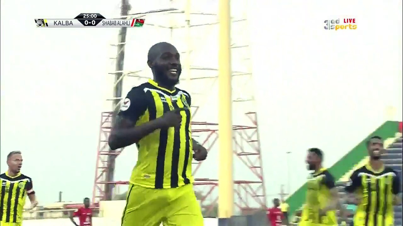 سيو يتقدم بهدف عالمي"كرباج" لاتحاد كلباء في مرمى شباب الأهلي دبي