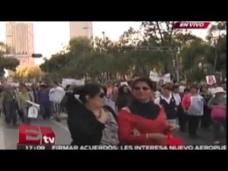 Estudiantes del IPN marchan por normalistas de Ayotzinapa / Andrea Newman