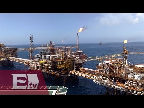 PEMEX desaloja a trabajadores de la Sonda de Campeche por afectaciones del clima / Vianey Esquinca