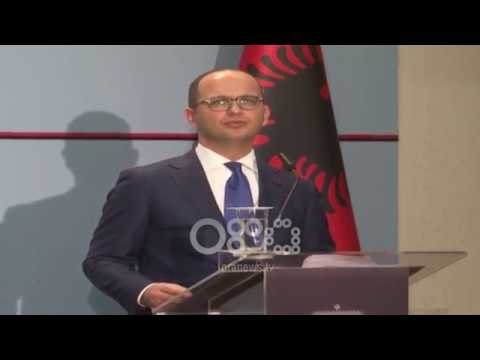 Ora News - Bushati: Më habit Meta! Nuk mund të bëjmë dasmë pa pasur çiftin