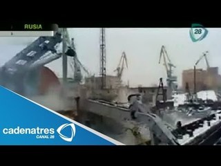 Se desploma grua en Rusia / Crane collapses in Russia