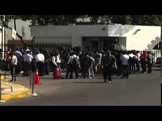 Inicia reunión entre padres de normalistas y Peña Nieto / Titulares