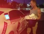A Las vegas un client se fait livrer ses pizzas par une voiture autonome sans conducteur