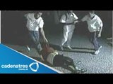 VIDEO: Jóvenes de Reino Unido golpean a Estadounidense / Golpean a Estadounidense en Reino Unido