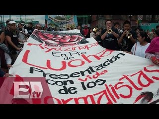 Télécharger la video: Nuevas movilizaciones en Guerrero por 43 estudiantes desaparecidos / Paola Virrueta