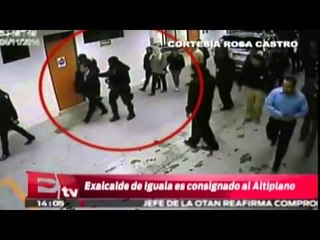 Ex alcalde de Iguala es consignado al Altiplano / Titulares de la tarde