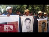 Familiares de normalistas desaparecidos se reunieron  con Murillo Karam