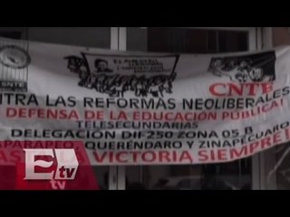 Maestros de Michoacán se manifiestan por caso Ayotzinapa / Vianey Esquinca