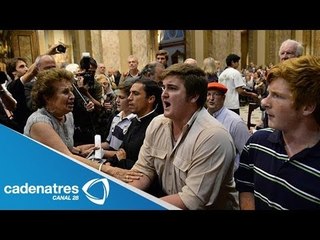 Interrumpen la misa de 'La noche de los cristales rotos' (VIDEO)