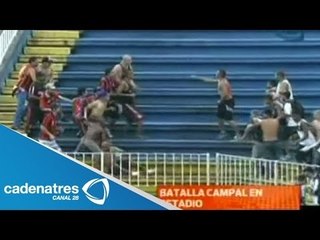 Tremenda trifulca entre hinchas del Vasco da Gama y Paranaense en el futbol brasileño