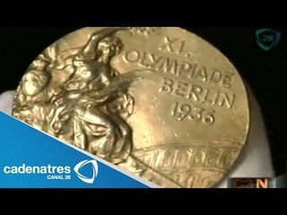 Subastan medalla olímpica de Jesse Owens por casi 1.5 millones de dólares