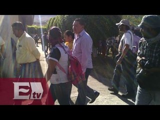 Maestros obligan a perredistas a marchar por caso Ayotzinapa / Paola Virrueta