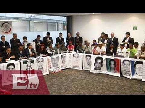 Padres de normalistas se reúnen con senadores / Vianey Esquinca