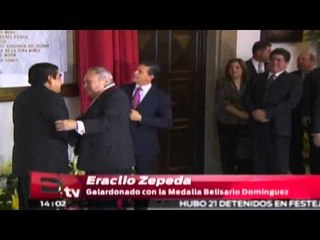 Eraclio Zepeda fue galardonado con la Medalla Belisario Domínguez / Titulares de la tarde