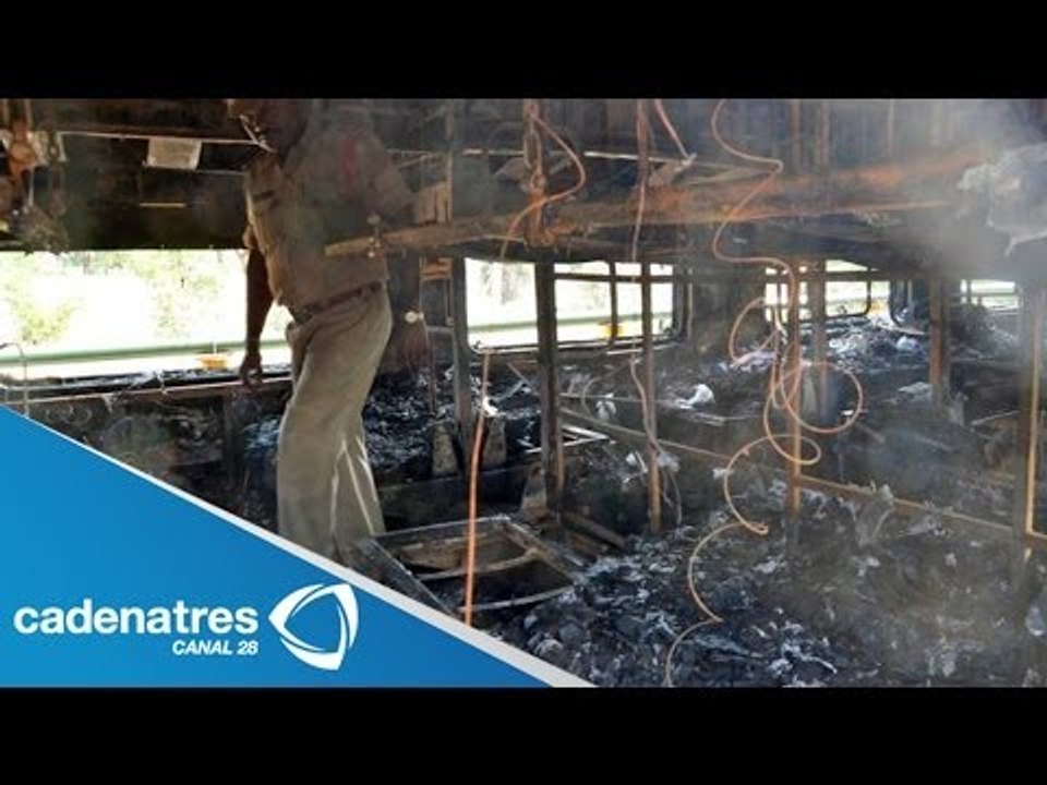 ¡¡¡INCREIBLE!!!! Se incendia un tren en la India (VIDEO) / A train catches fire in India