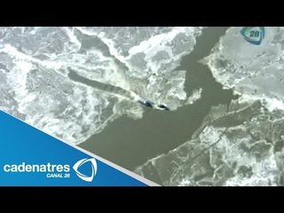 Ferry queda arapado por el hielo del río Hudson // Ferry is trapped by ice in the Hudson River