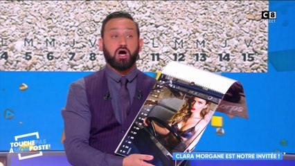 Cyril Hanouna découvre le calendrier sexy de Clara Morgane !