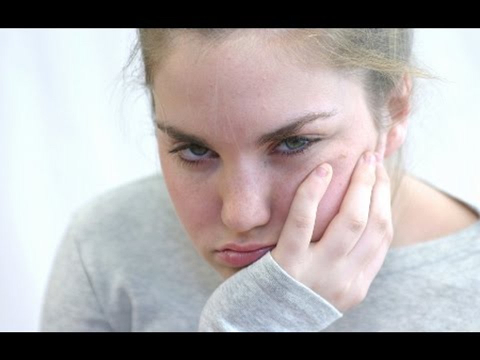 ¿Cómo me puedo comunicar con mi hijo si presenta cambios emocionales?