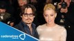 Johnny Depp entrega anillo de compromiso a Amber Heard /Johnny Depp delivers engagement ring