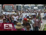 Marchan en Acapulco  maestros y padres de normalistas desaparecidos / Martín Espinosa