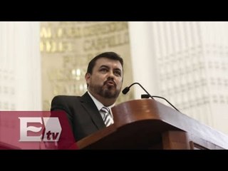 Hiram Almedia acude a la marcha encabezada por la CNTE / Paola Virrueta