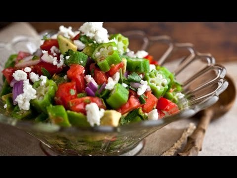 Ensalada de habas y nopales con guacamole