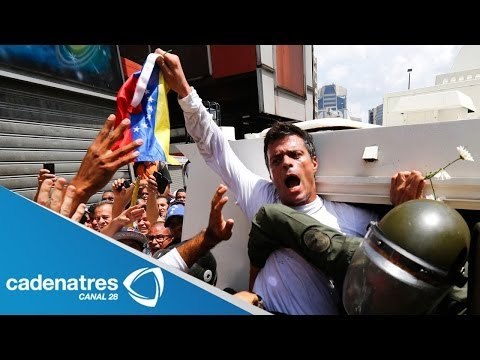 Leopoldo López, líder opositor venezolano, se entrega a la justicia; Maduro arguye golpe de Estado