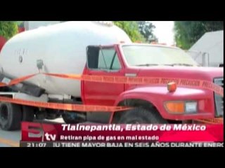 Retiran pipa de gas abandonada en Tlalnepantla / Martín Espinosa