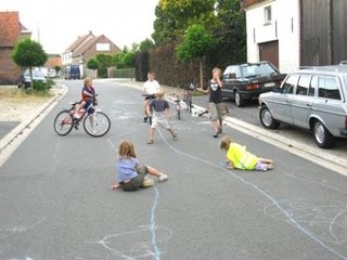 ¿A qué edad debo dejar salir solo a mi hijo?