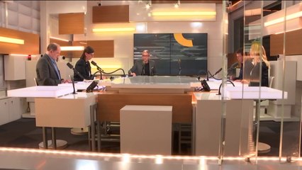 Macron à Colombey, les 60 ans de la Ve République et le retour des ours... Les informés du 4 octobre