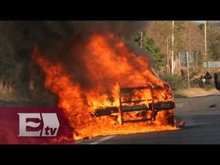 Queman patrulla en Chimalhuacán tras detención de familia / Titulares de la tarde