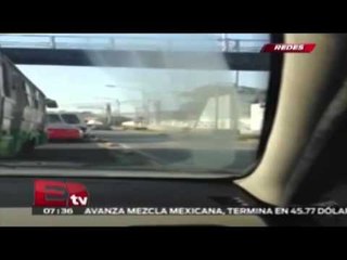 En la Red: Captan Pipa de Gas que invade carril del metrobus / Vianey Esquinca