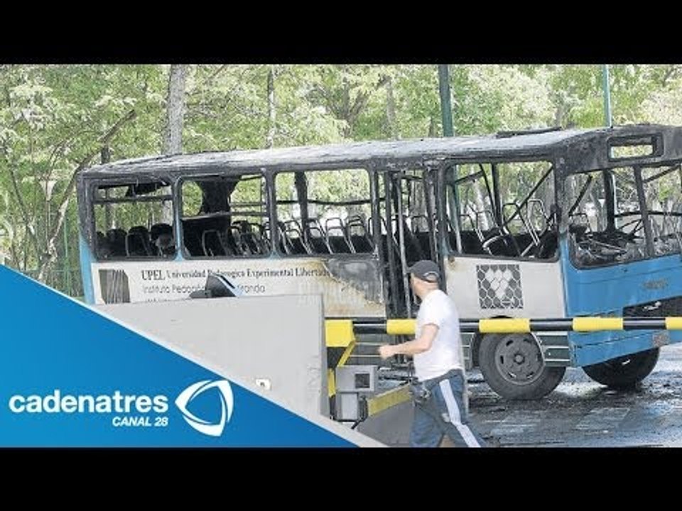 Encapuchados causan destrozos en Venezuela contra Nicolás Maduro