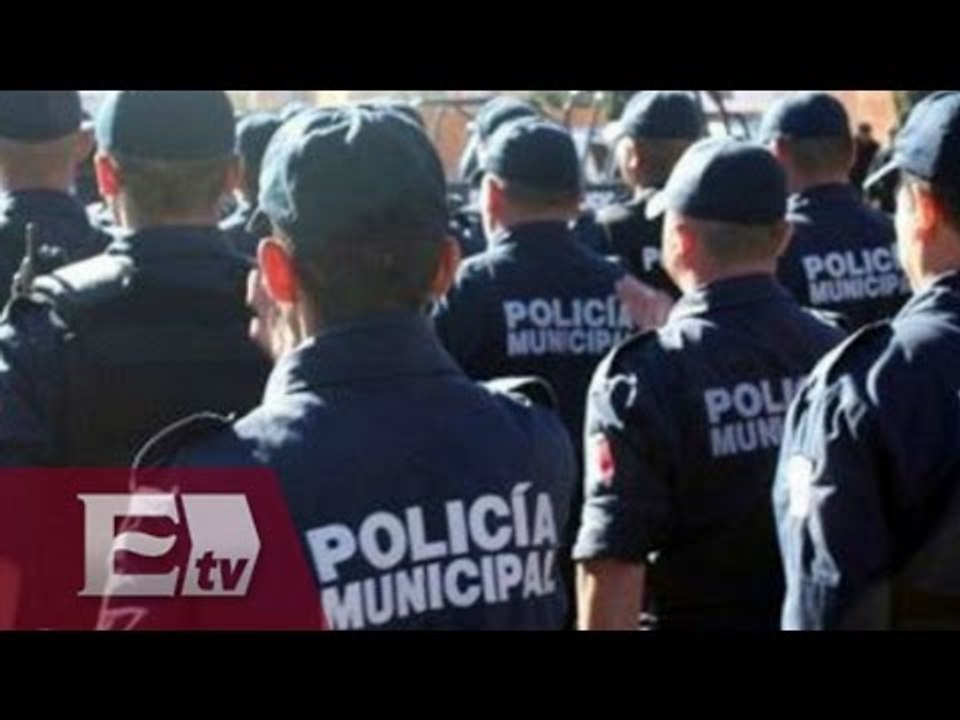 Policías vuelven a bloquear la Costera Miguel Alemán / Vianey Esquinca