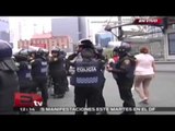 Manifestantes realizan marcha hacia Los Pinos / Entre mujeres