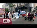 Manifestantes bloquean carriles centrales de Paseo de la Reforma / Vianey Esquinca