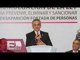 Mancera promulga ley contra desaparición forzada en el DF / Vianey Esquinca