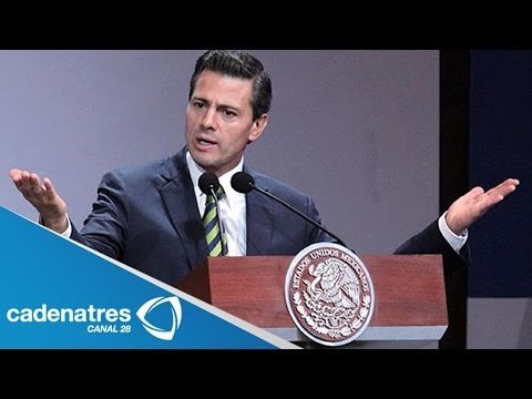 Peña Nieto conmemora el Día del Trabajo ante líderes sindicales